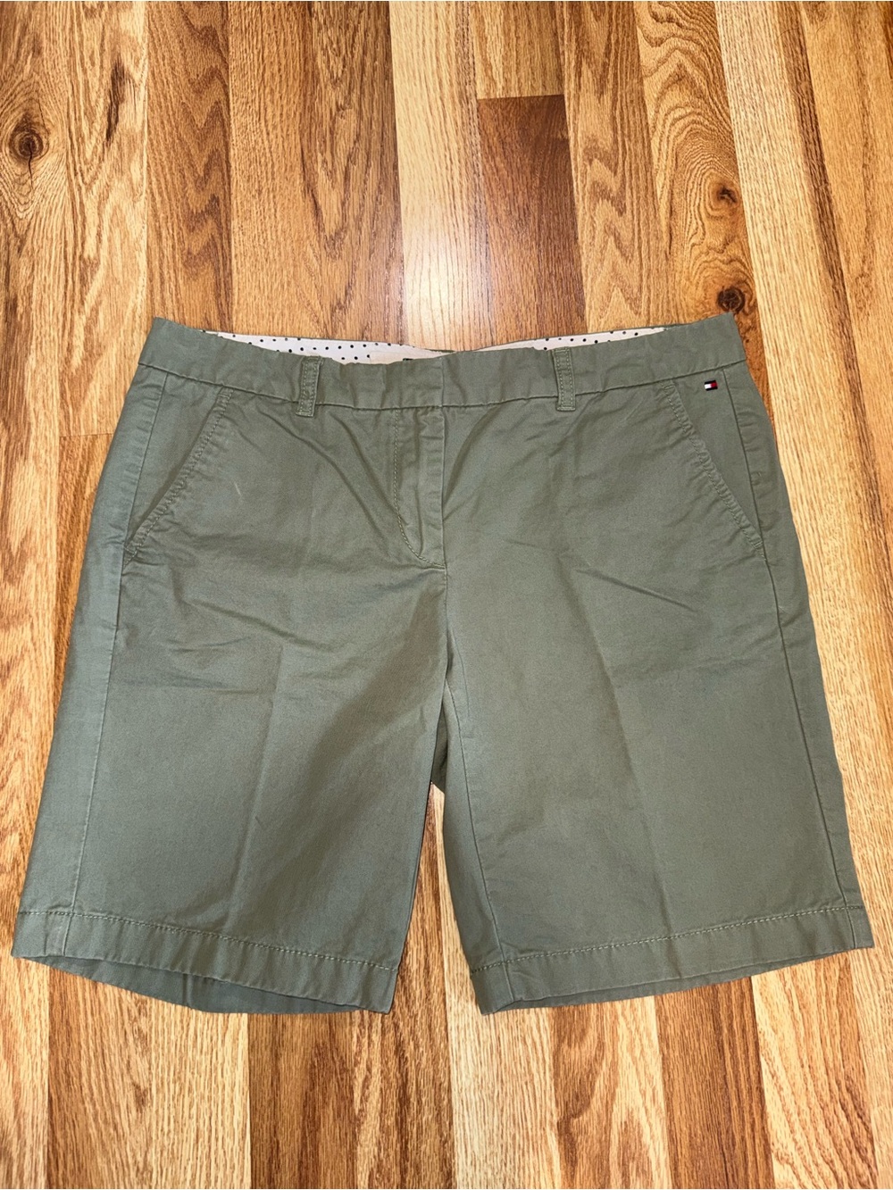 Tommy Hilfiger Olive Green Women's Chino Shorts Size 8